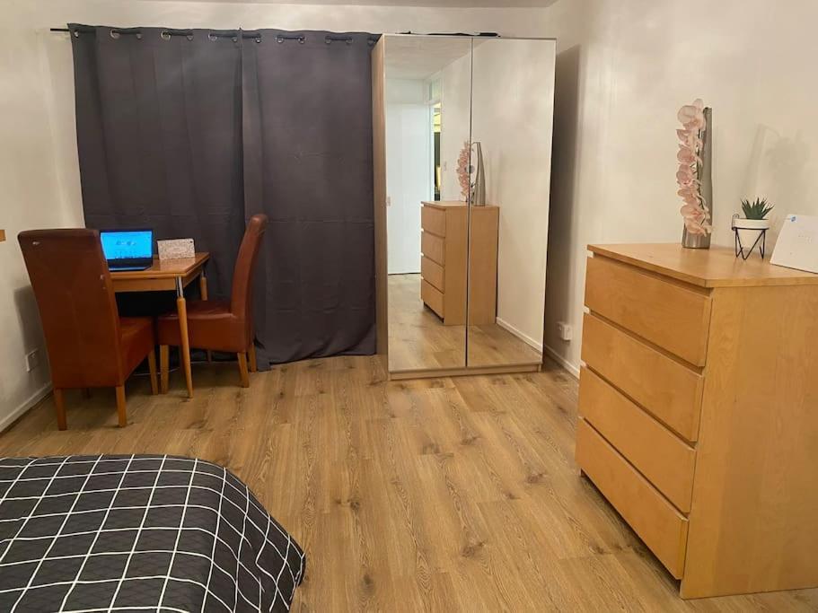 2 Bedroom Flat Camberwell Grove Лондон Экстерьер фото