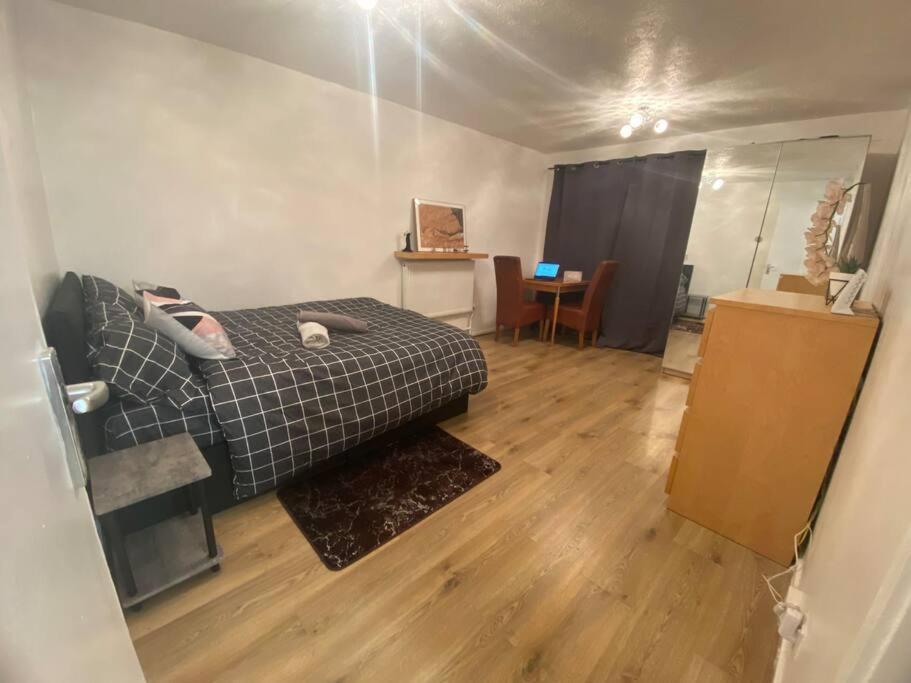2 Bedroom Flat Camberwell Grove Лондон Экстерьер фото