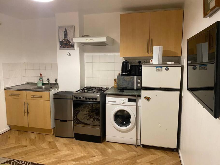 2 Bedroom Flat Camberwell Grove Лондон Экстерьер фото
